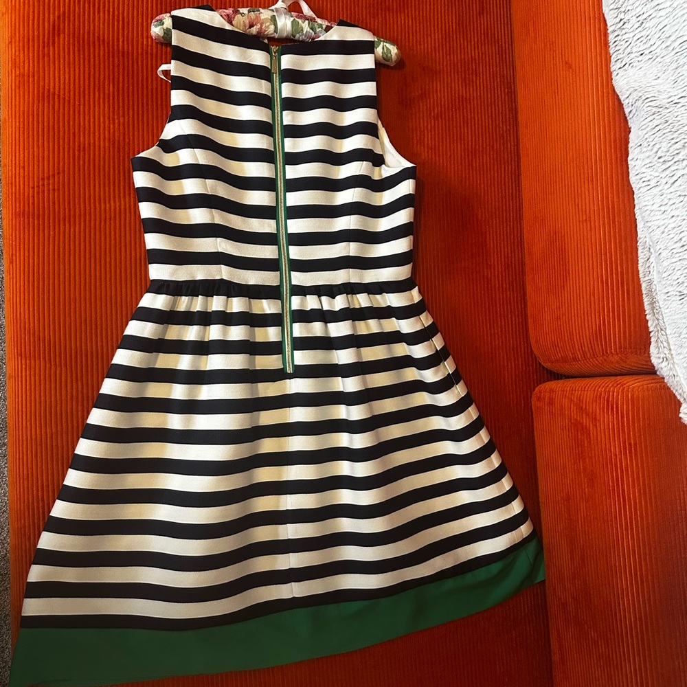 Classic Navy and Cream Striped Sleeveless Dress w/ Kelly Green Hem - Women’s 10 - Picture 5 of 7
